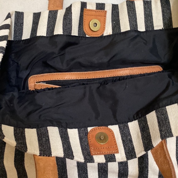 Pottery Barn Kids Mason Black Stripe slouchy diaper tote Tan Leather straps - Picture 4 of 15